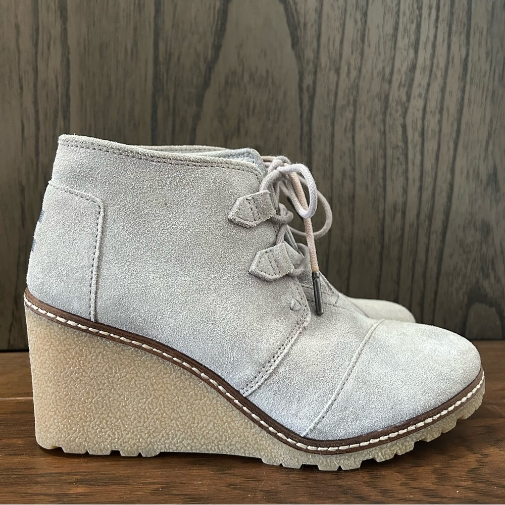 TOMS Wedge Booties Lace Up Gray Size 6.5
